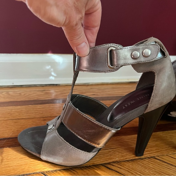Nine West metallic leather 7-1/2 heels - Picture 5 of 6